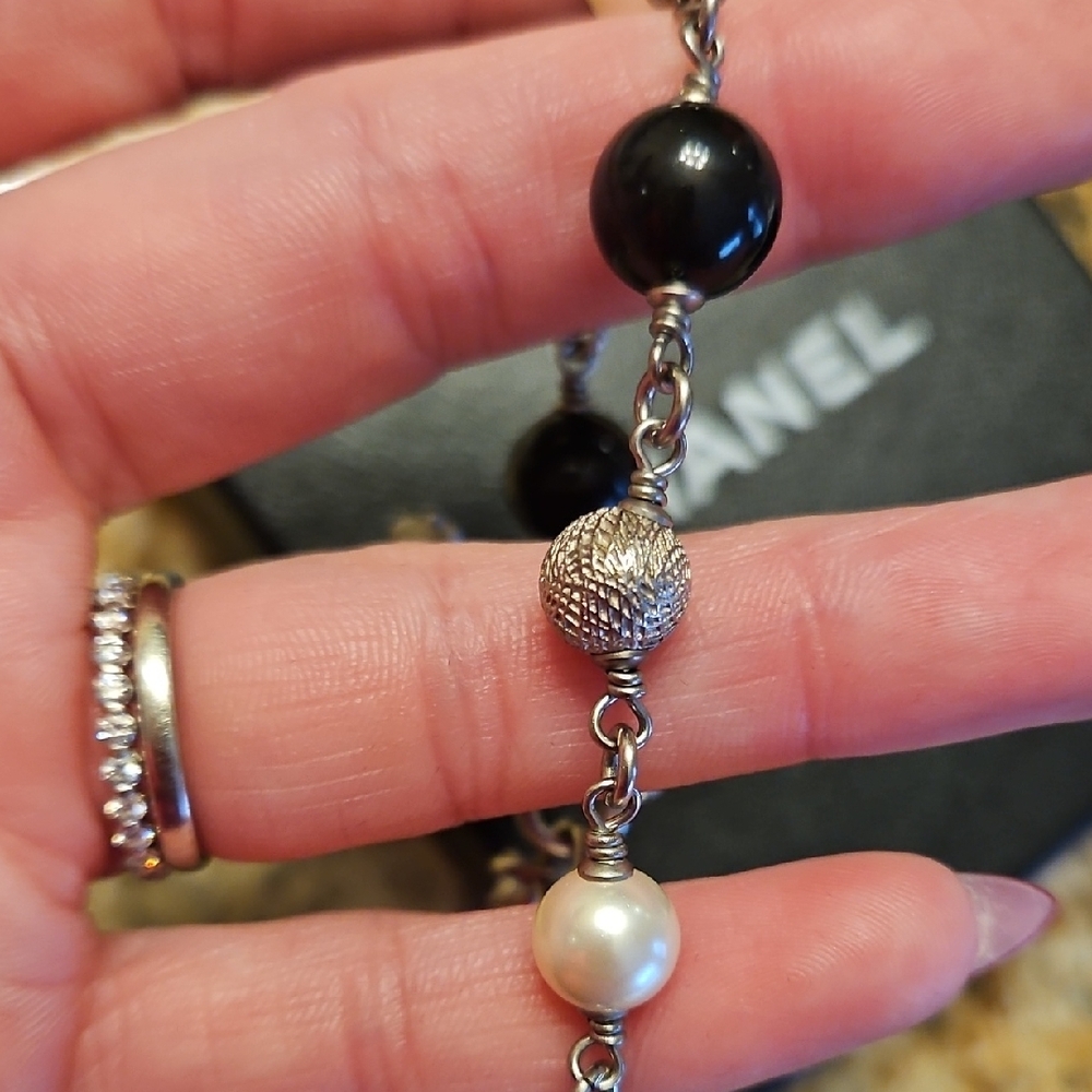 💸SOLD💸 CHANEL Bracelet CC Star Crystals Black Silver Beads Pearls 12P - Picture 5 of 8